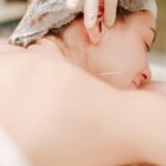 Acupuntura facial em relaxamento e beleza